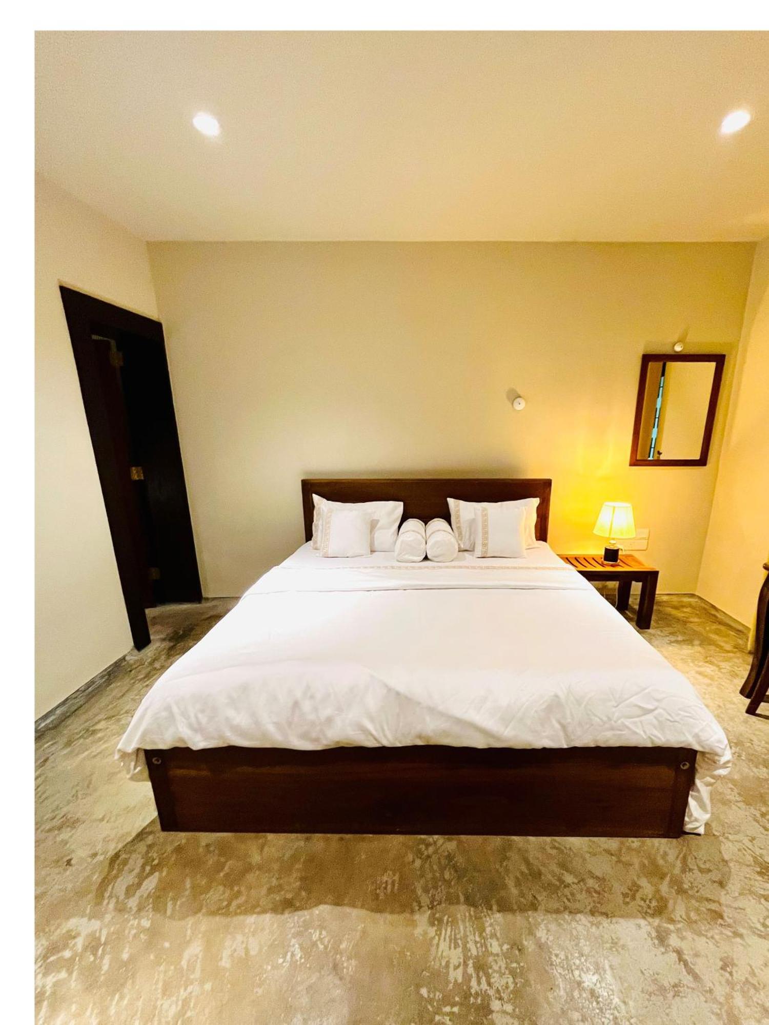 Hotel Ceylon Kingsmen Garden - Katunayake
