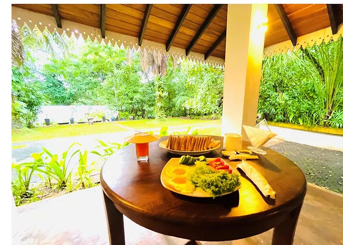 Ceylon Kingsmen Garden Hotel - Katunayake