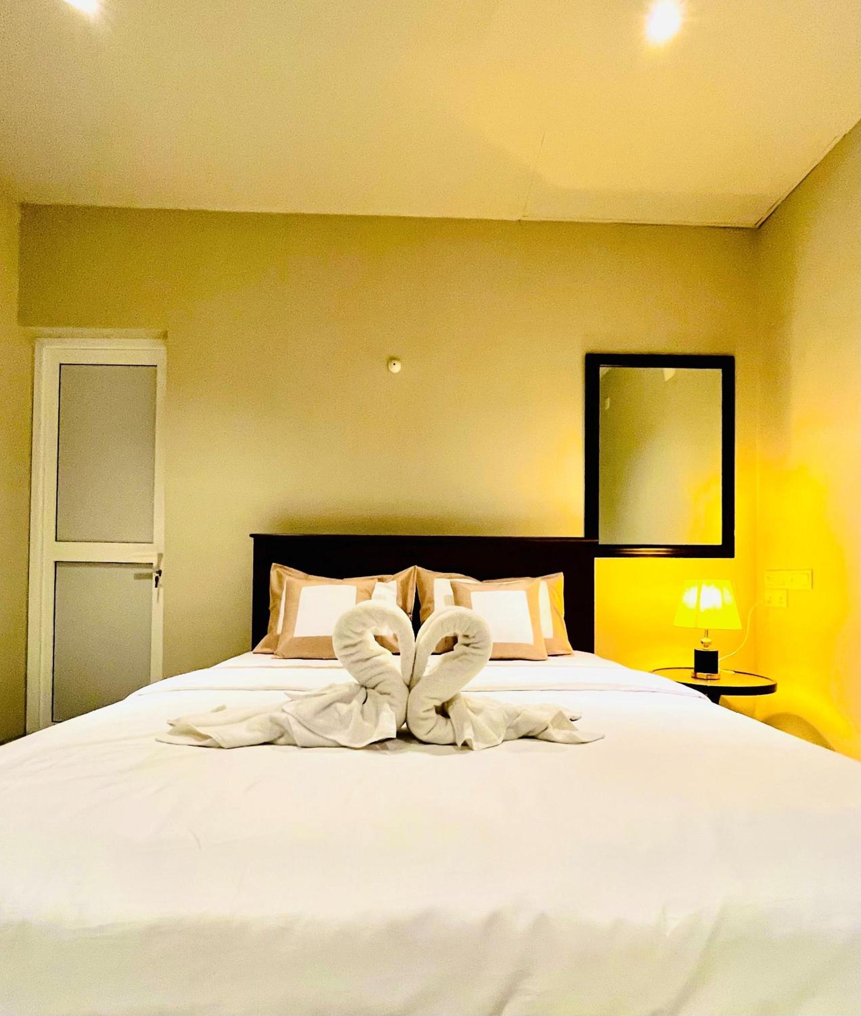 Ceylon Kingsmen Garden - Katunayake Hotel *