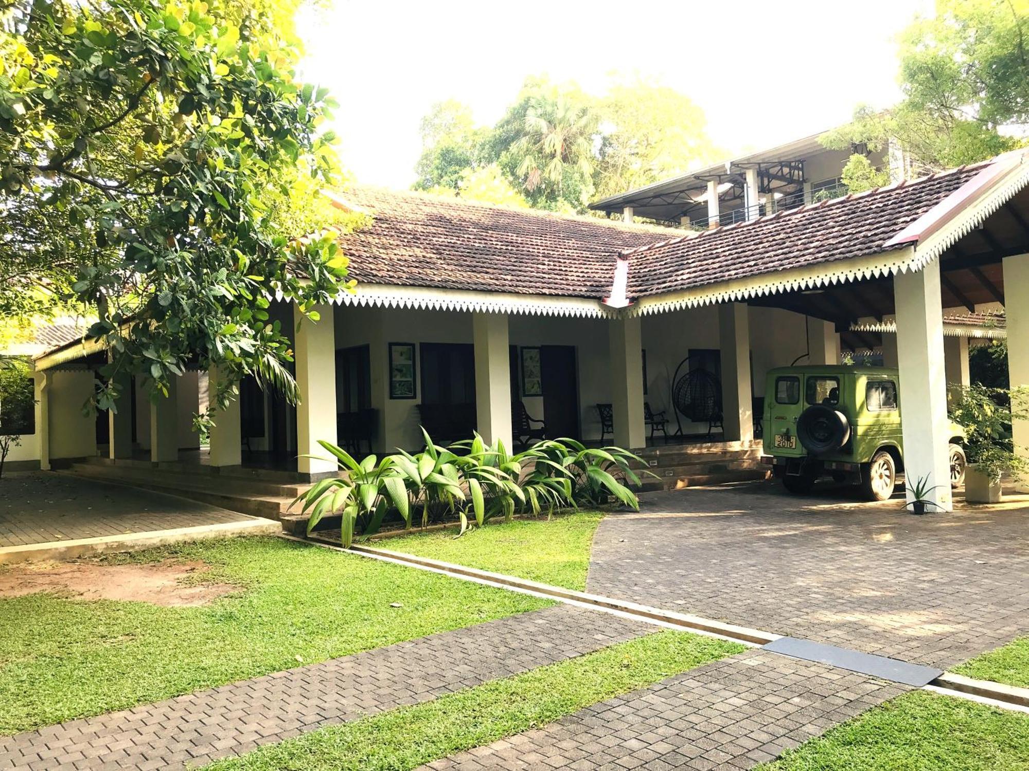 Ceylon Kingsmen Garden - Katunayake * Negombo