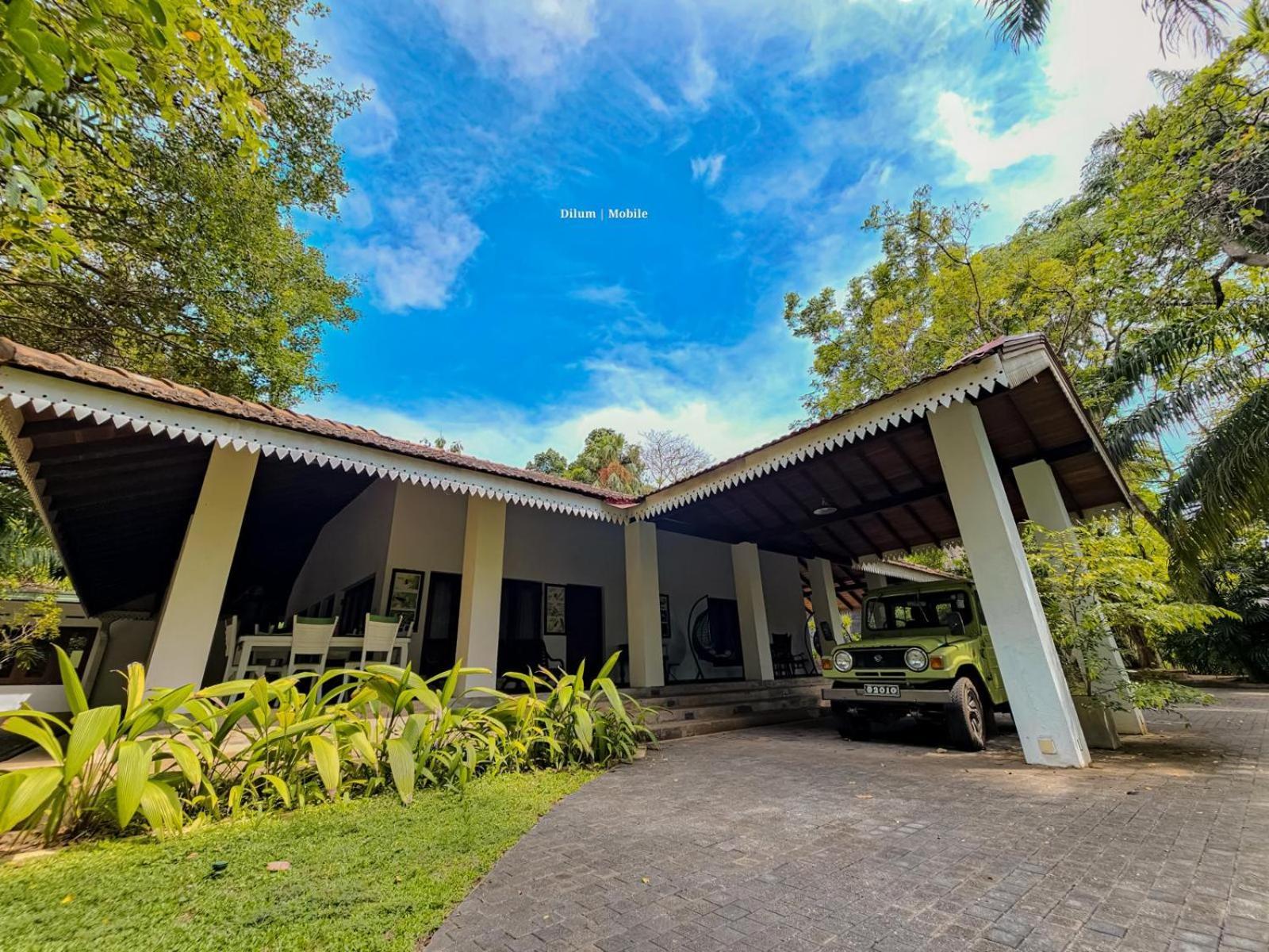 Ceylon Kingsmen Garden - Katunayake Hotel